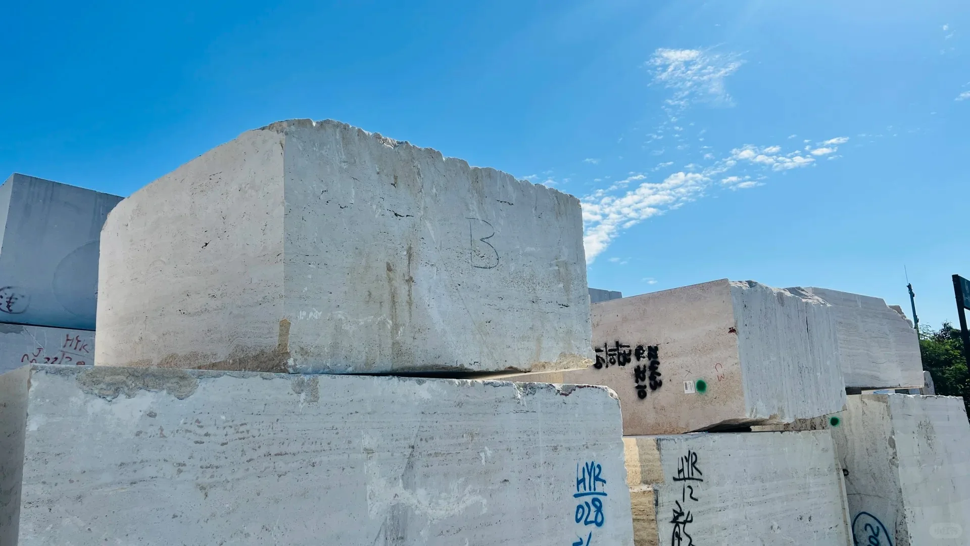 product wholesale china ivory white travertine marble tiles modern outdoor paver with polished finish waterproof big slab stone-2