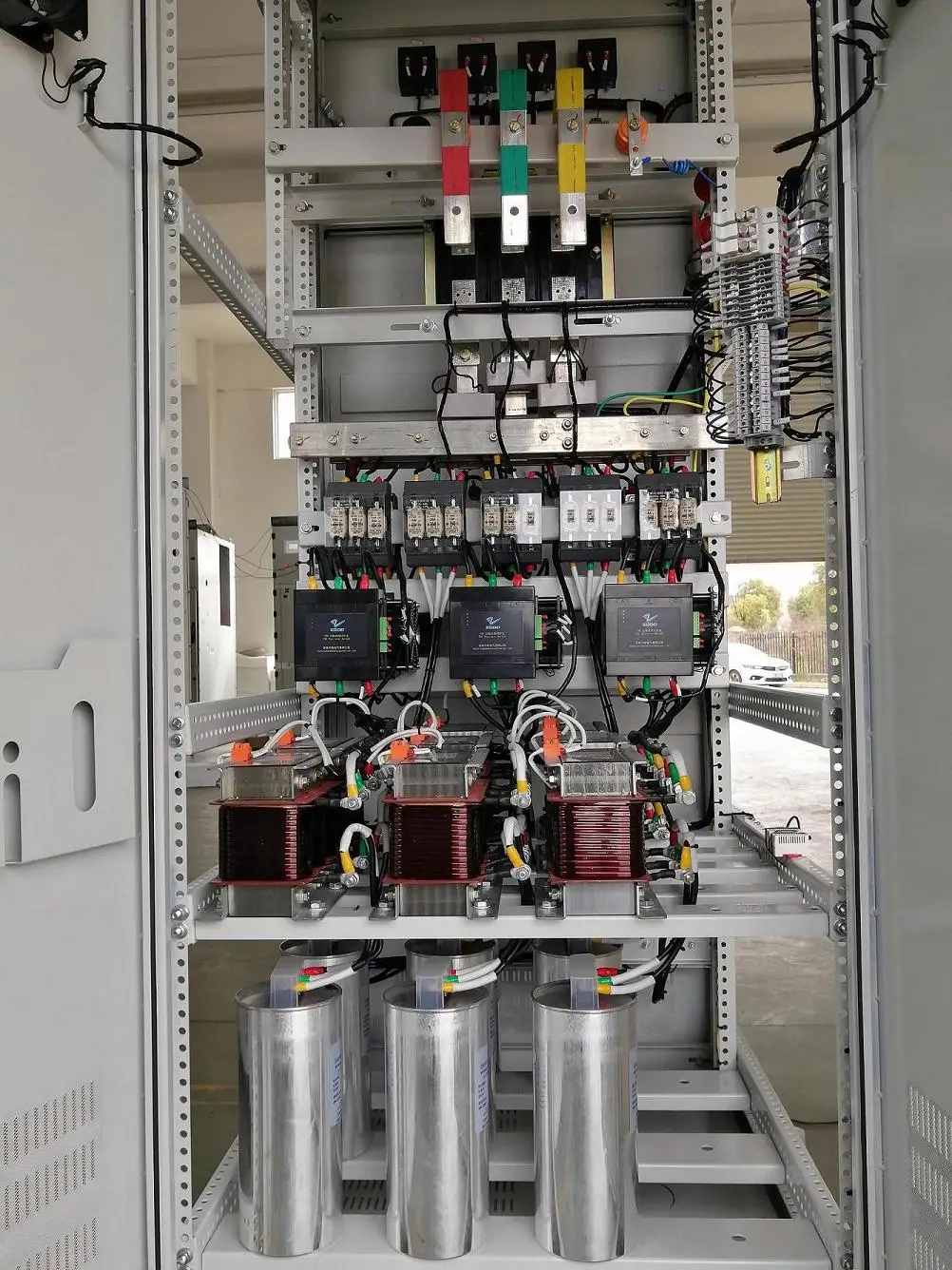 Automatic Power Factor Correction With APFC Medium Voltage Capacitor Banks
