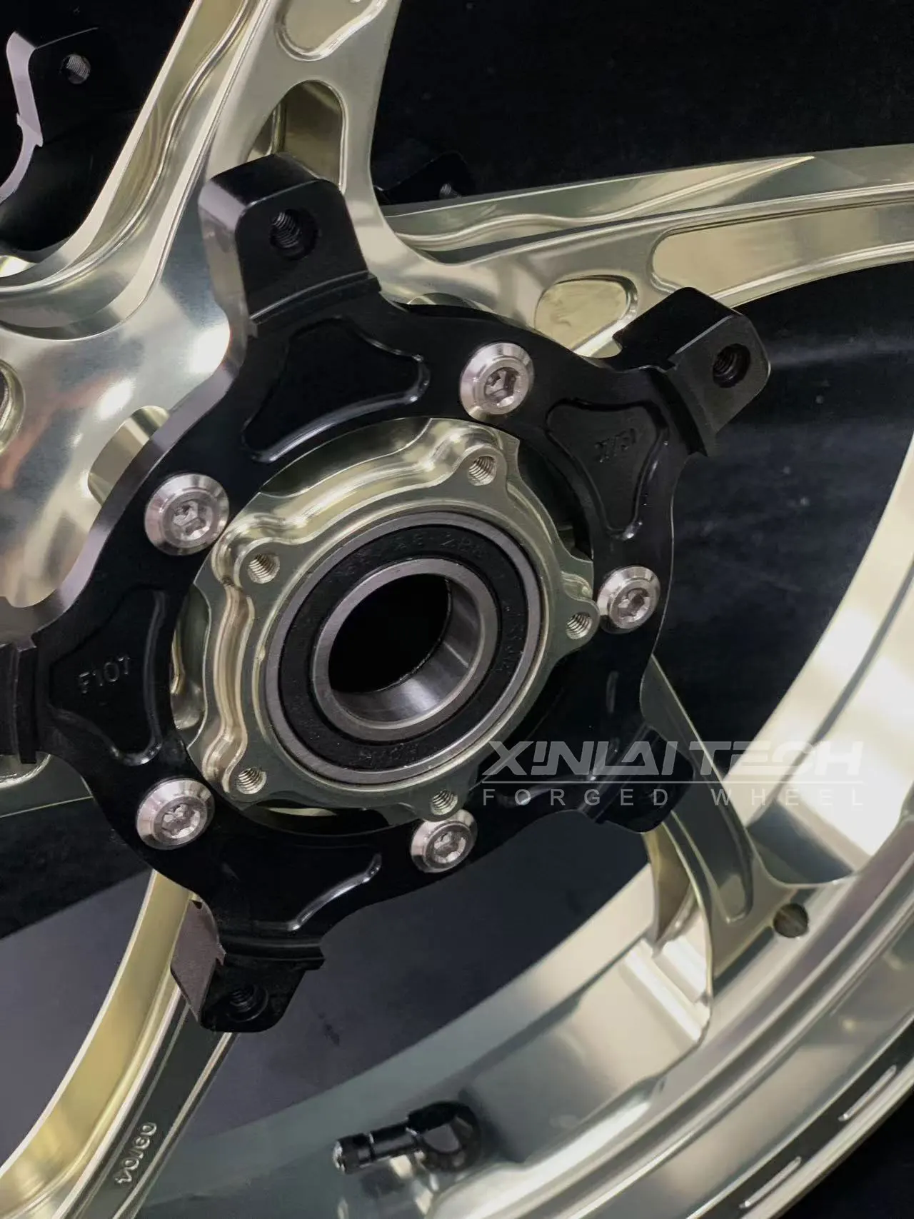 XL Custom Forged Motorcycle Wheels for Yamaha R1 R1M MT10 CNC Forged 17 18 Inch Custom Billet Anodized Surface Finish - Image 4