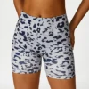 pantaloncini colore grigio chiaro