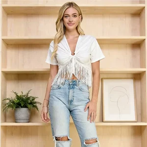 Women's Sweet Knitted Tassel Crop Top with Simple Design Fringe & Trim Twist Front V-Neck Skinny Fit for Spring/Summer Outwear