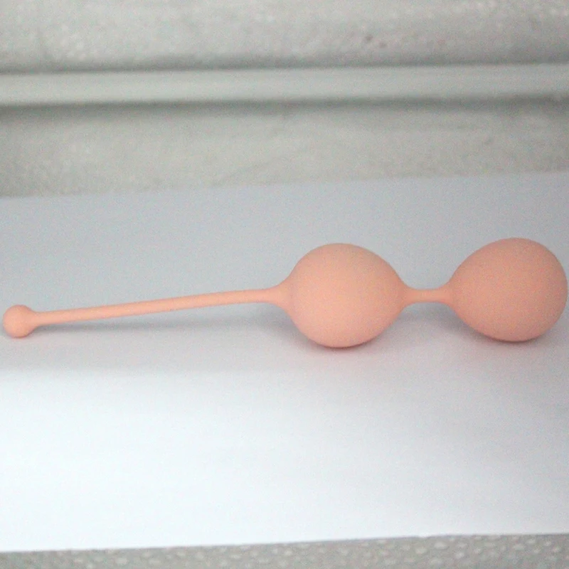 New Arrival Silicone c String Vaginal Vibrator Sex Toys love Ben Wa Vibrating for Women Egg Kegel Balls