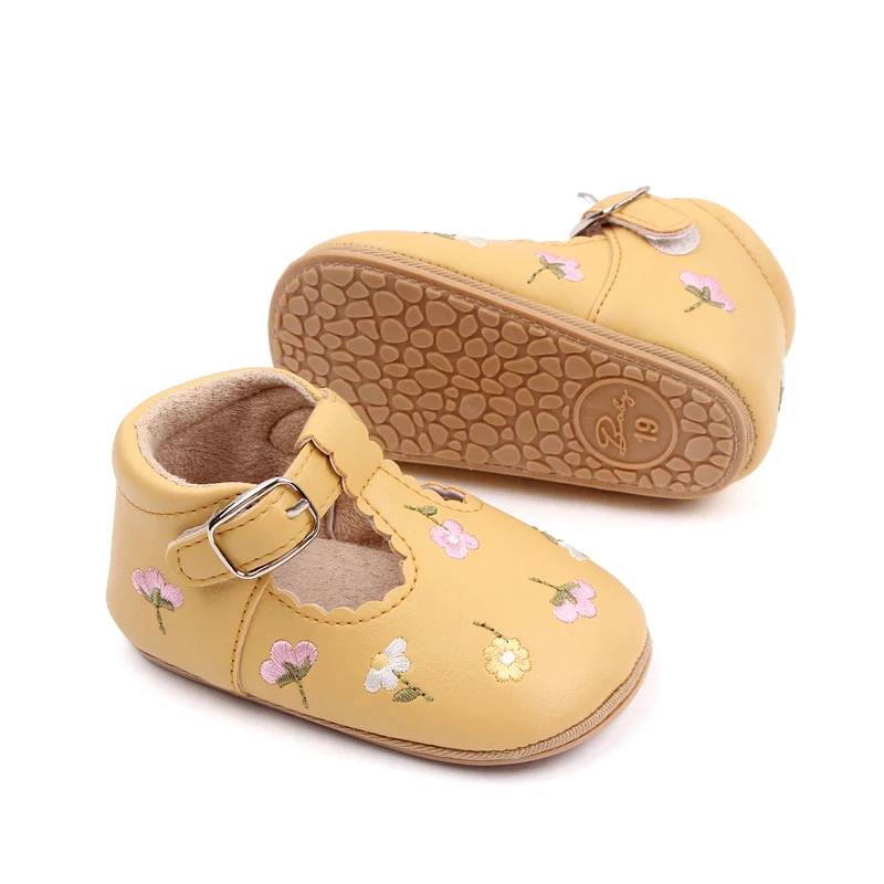 Baby Shies Factory Beautiful Flower Embroidery Soft PU Leather Spring Autumn Baby Toddler Girl Shoes details