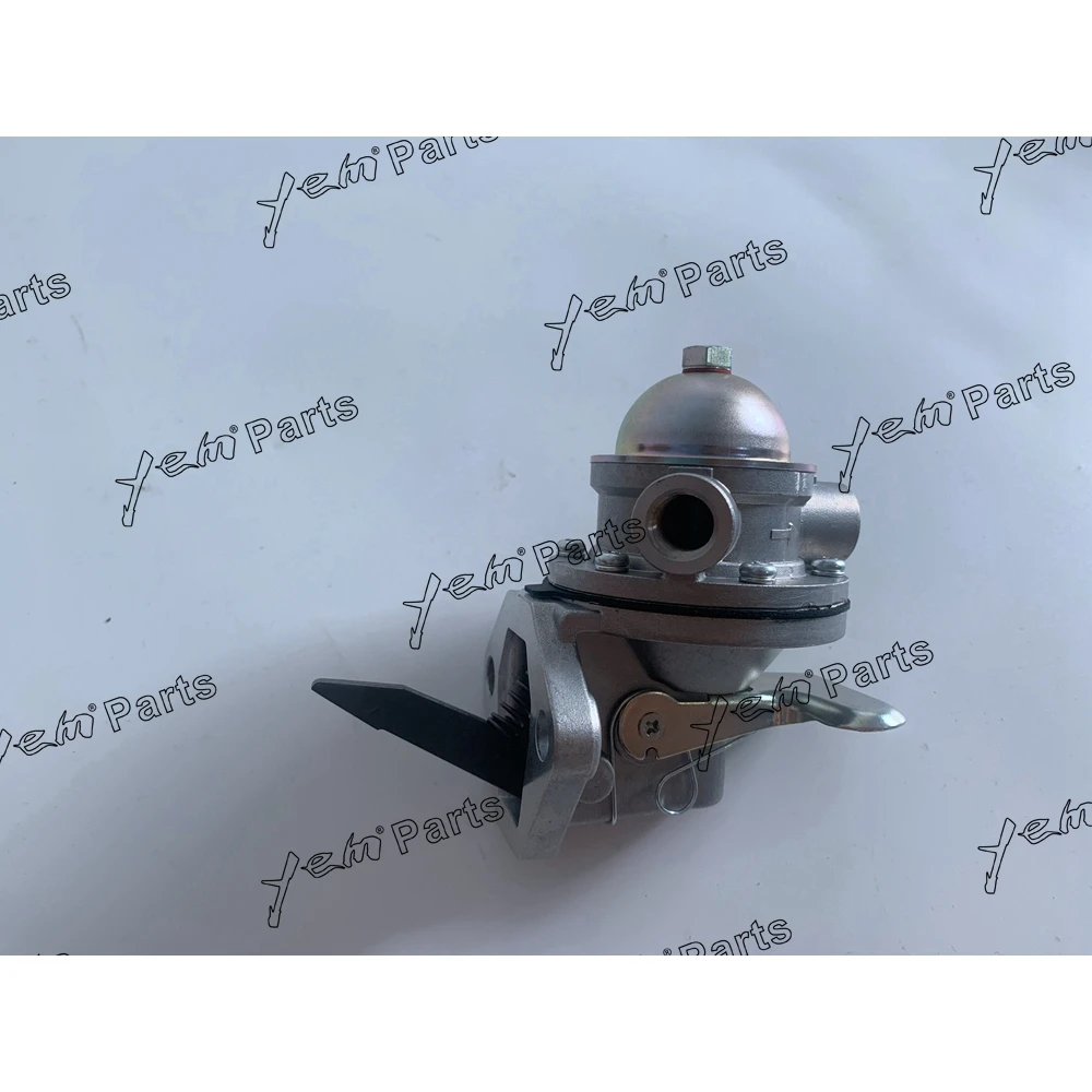 Fuel Pump 15451-52030 15451-52033 for Kubota V4000 Engine 3