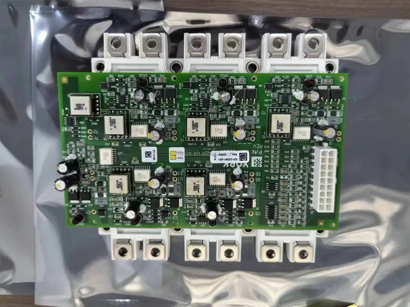 英　0711 031-02061-001 Chiller Spare Parts IGBT VSD Power Assy 371
