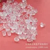 Aproximadamente 7000 piezas pequeñas de 4 mm.