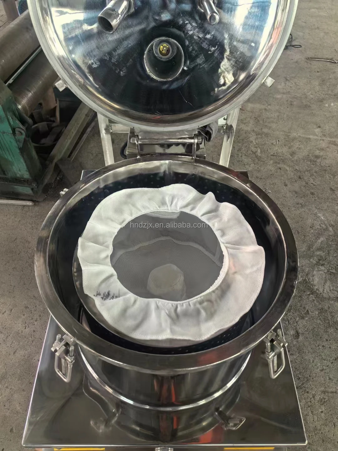 Multipurpose Oil-water Separator Emulsion Dehydration Basket Separator Essential Oil Centrifuge Separator for Cosmetics Industry