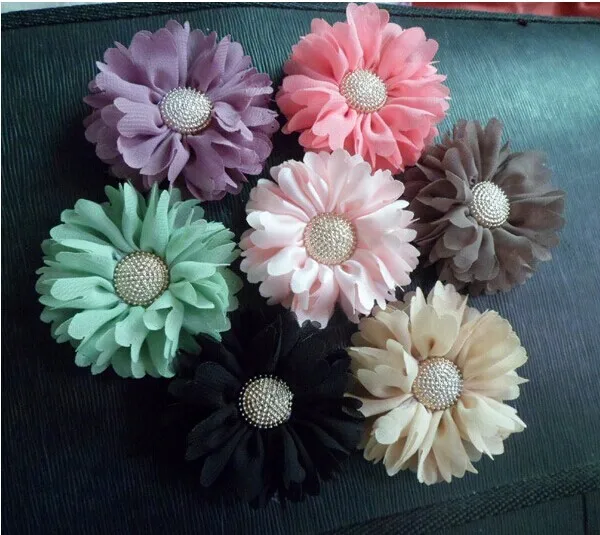 Цветок из плотной ткани ручной работы