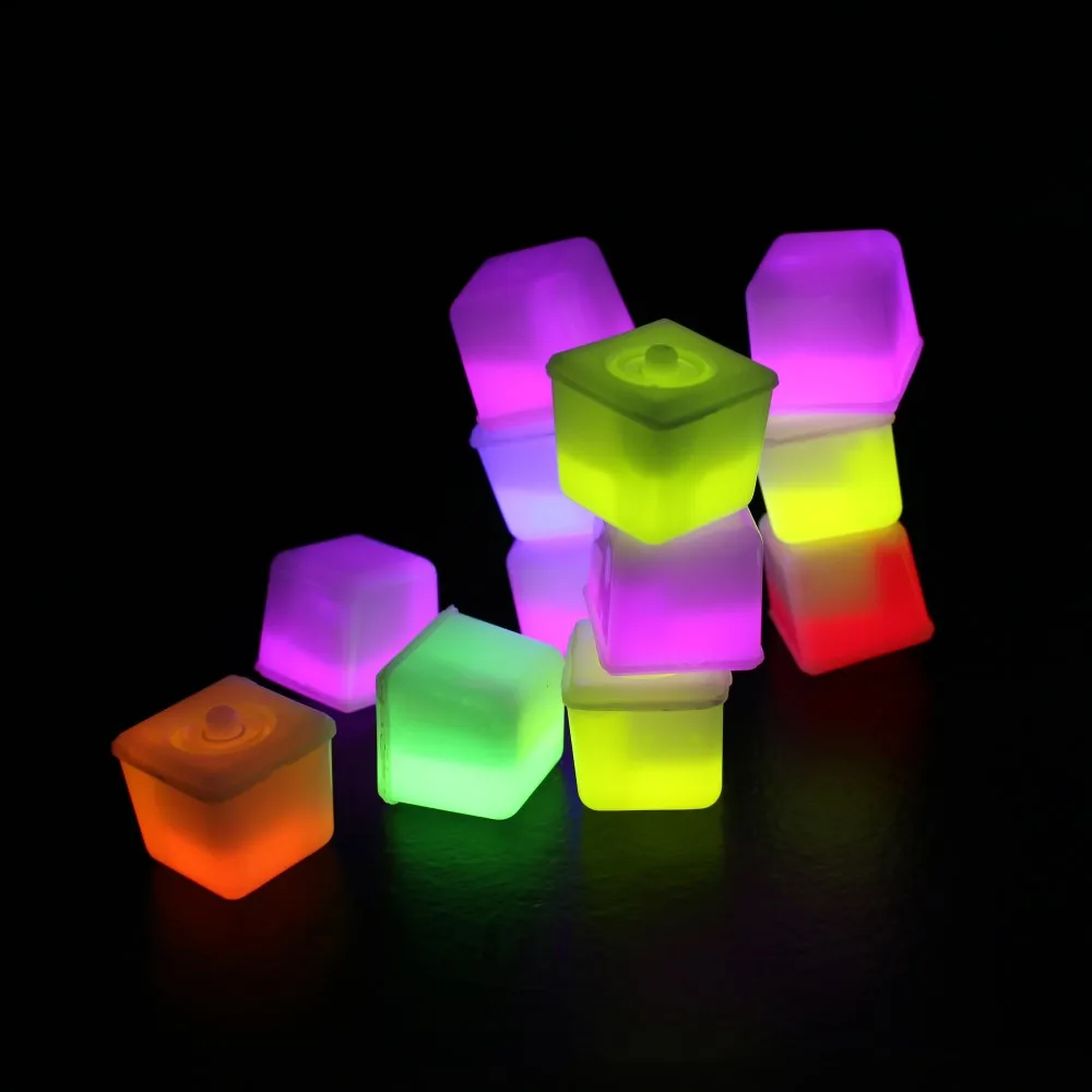 Светящаяся кость. Светящиеся кубики. Светящийся кубик Рубика. Светящийся куб своими руками. Свечение из коробки.