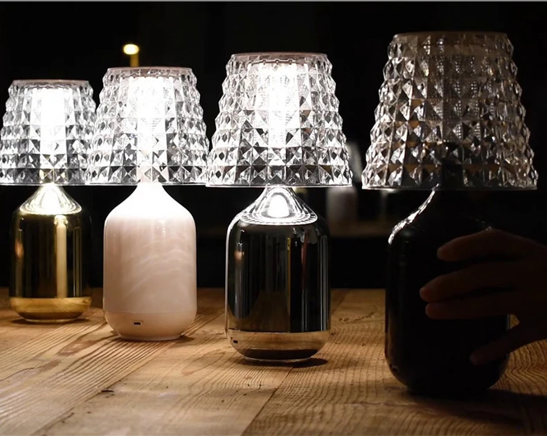 Современный стол Роскошный Гостиничный перезаряжаемый обеденный стол Светодиодная подсветка