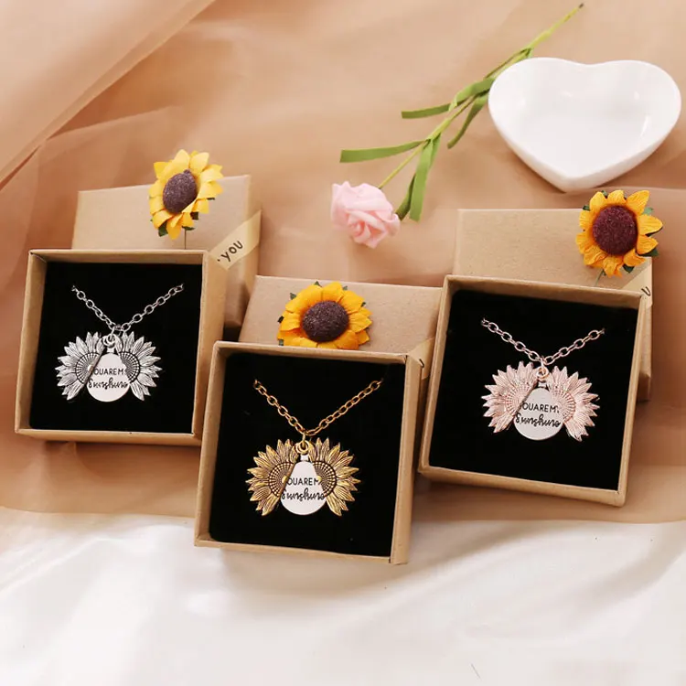 Sunshine Engraved Engraved Sunflower Necklace SC Hot Selling