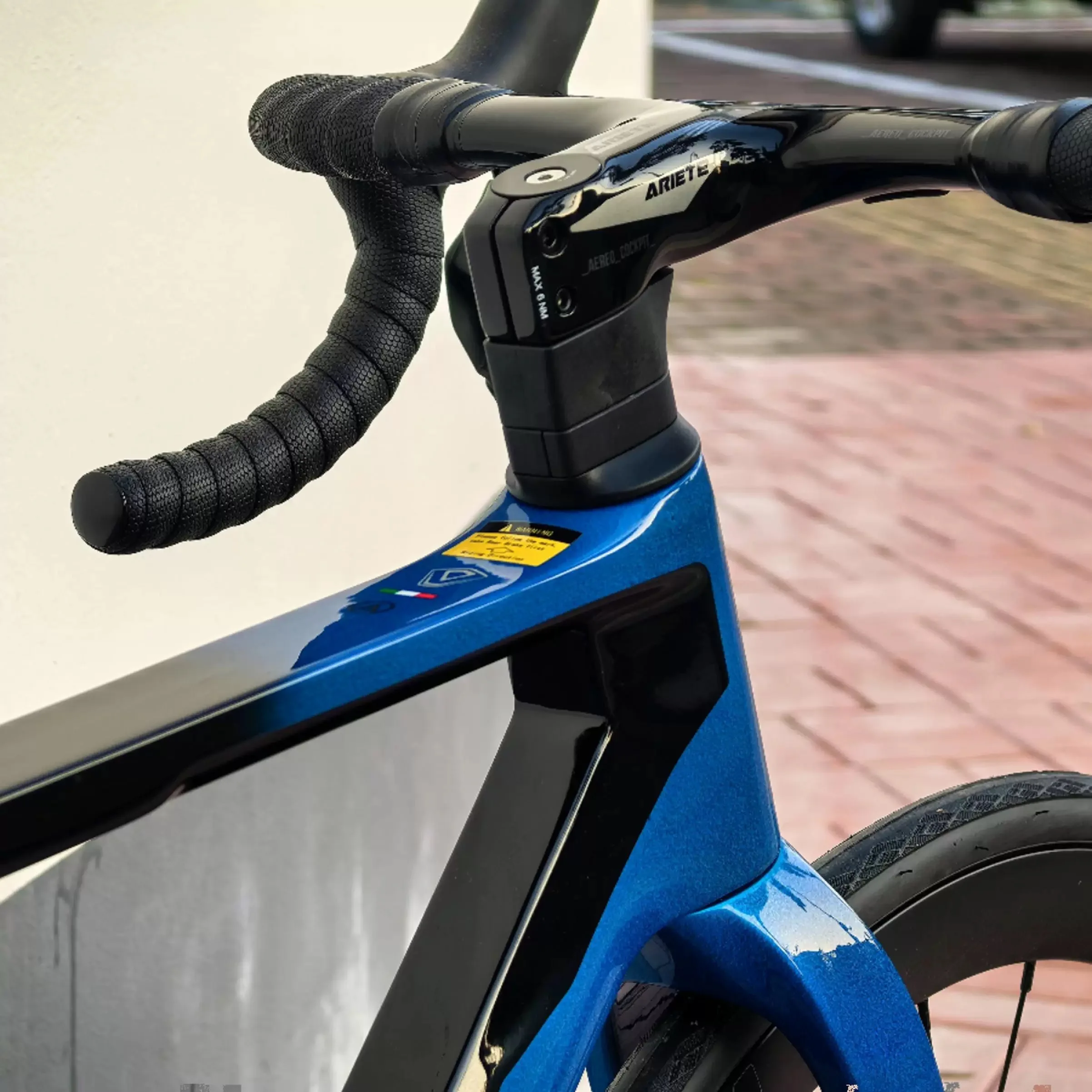 JAVA VOLATA Carbon Fiber Road Bike R7170 Di2 24 Speeds Electronic ...