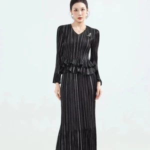 Popular Plus Size ODM Oversized Pleated Floor-Length Dresses with Puff Sleeves and Slimming Waist Design in Solid Colors