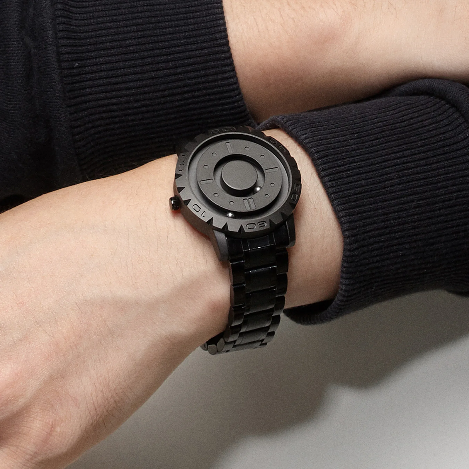 2025 New Arrival EUTOUR 030 Black Magnetic Dial Fashion Casual Mens Quartz Watches Simple Waterproof Silicone Strap Men Watch