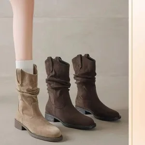 Low-heeled (3-5cm) fashion boots with short tubes and round toes for women, casual foreign trade best-selling shoes in 2026.