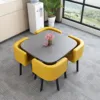 Mesa cuadrada gris + silla de cuero amarillo