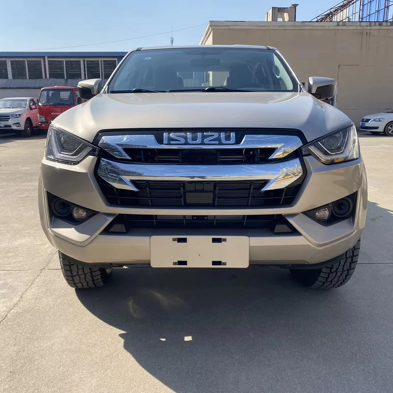 em Estoque Novo/Usado para Isuzu D-Max 4x4 SUV Cabine Dupla Picape Popular Mini Caminhão Diesel com Chassi do Tanque de Carga e Direção à Esquerda