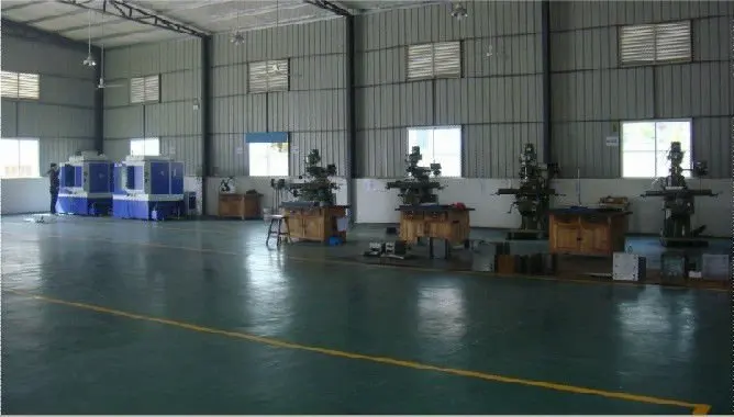 Винтажная игрушка в виде яйца