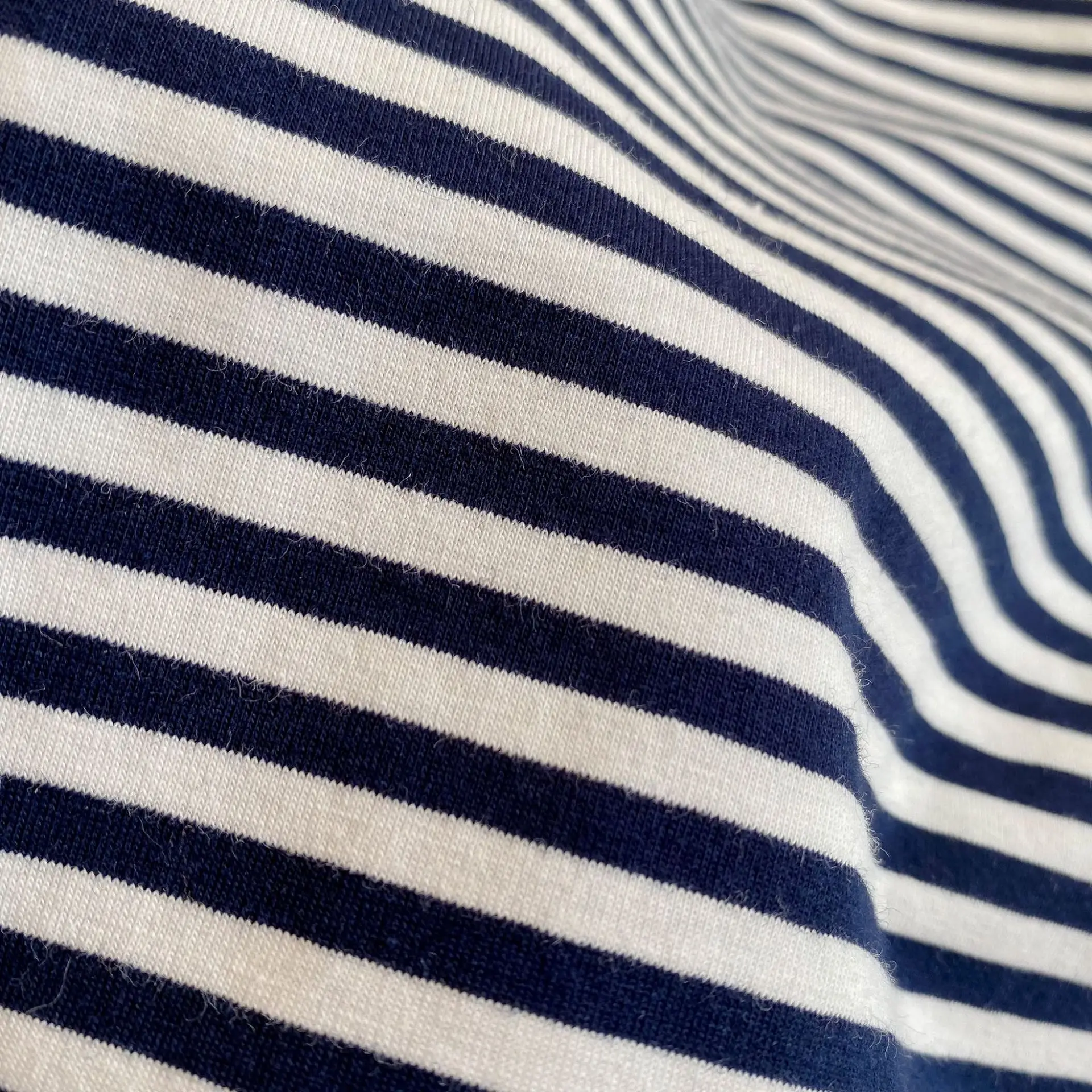 2023 Новые товары Весна и лето, бестселлер, хлопковые джинсовые брюки с подтяжками + полосатая футболка для маленьких девочек, костюм из двух предметов