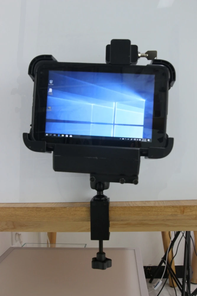 Rugged Tablet For Windows 10 Vehicle Mounted 700nit Sunlight View