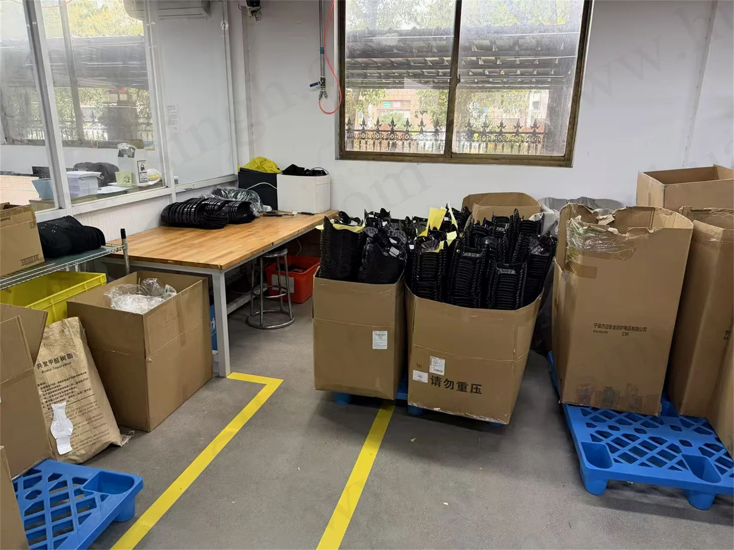 Packaging & shipping specifications