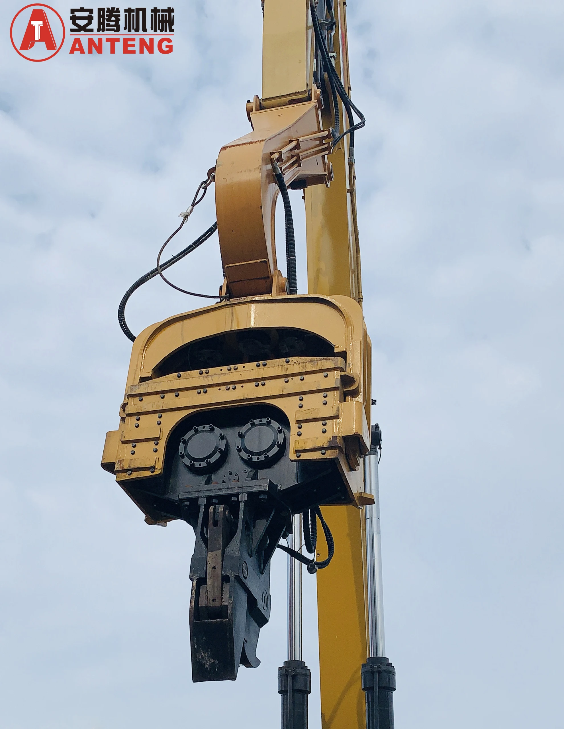 60Ton Excavator Mounted Pile Hammer Strong Centrifugal Force Vibro Hammer manufacture