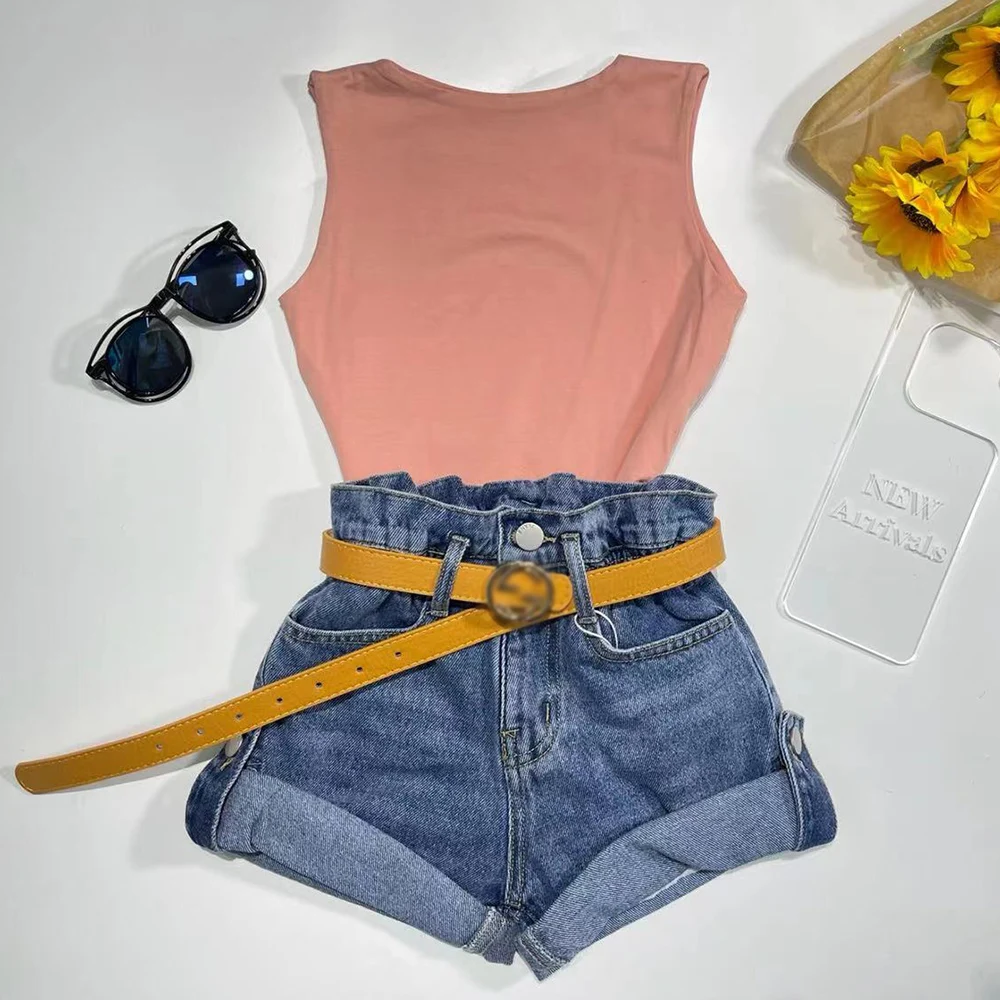 high waisted shorts and crop top tumblr
