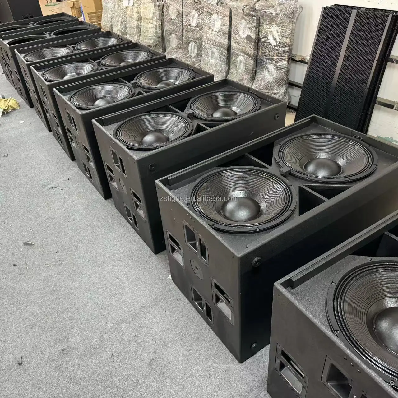 Dual 18 Inch Active Subwoofer with 3600W RMS Power for Professional ...