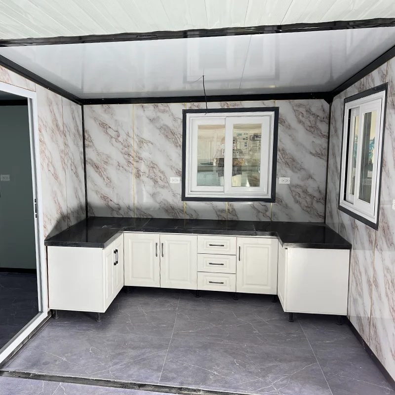 Ready Made Luxury Modular Houses with Bathrooms 20 40 ft Prefab Container House Wooden Solar-powered Container House