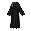 Negro [túnica, capa, cruz, cordón para la cintura]