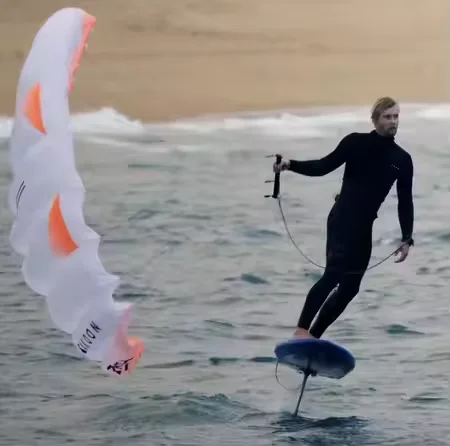 Yufeng Customized Logo White Parawing 4.5M Surfing With Carbon Fiber Handle