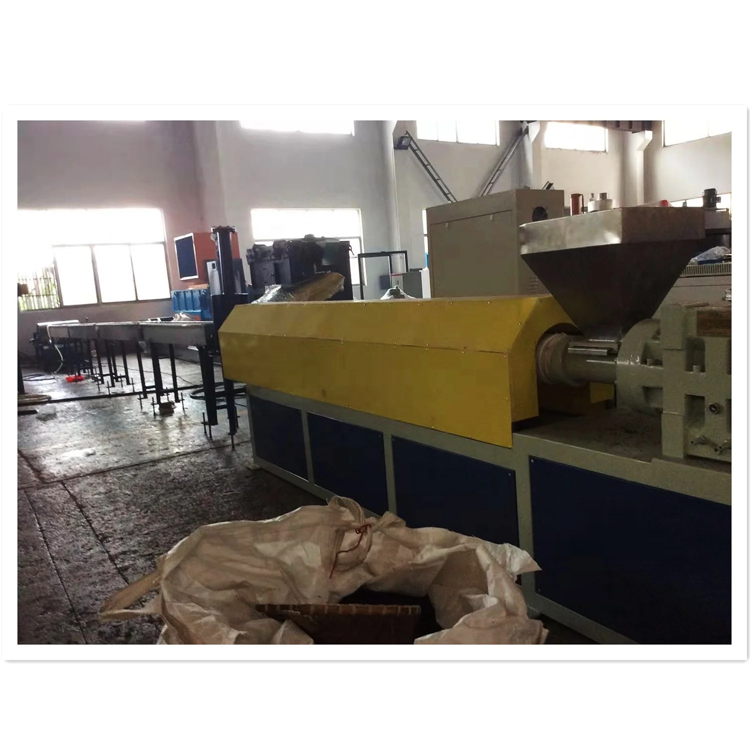 PE Flake Making Machine for PE Wax Machine Cracking  Extruding Process