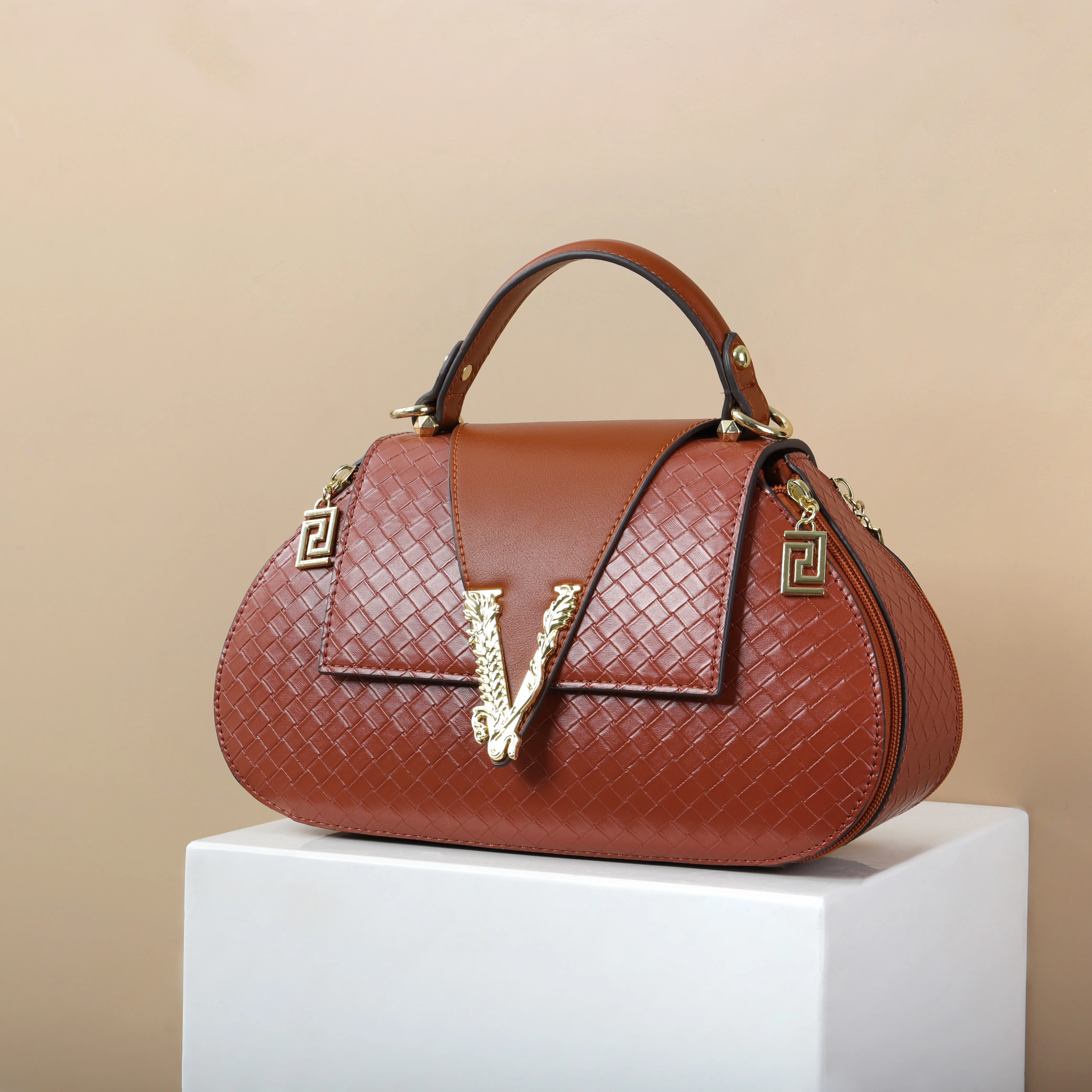 Wholesale hot selling handbags for women luxury designer saddle bags for  girls alibaba-online-shopping China ladies bags factory 30 cm From m.alibaba .com