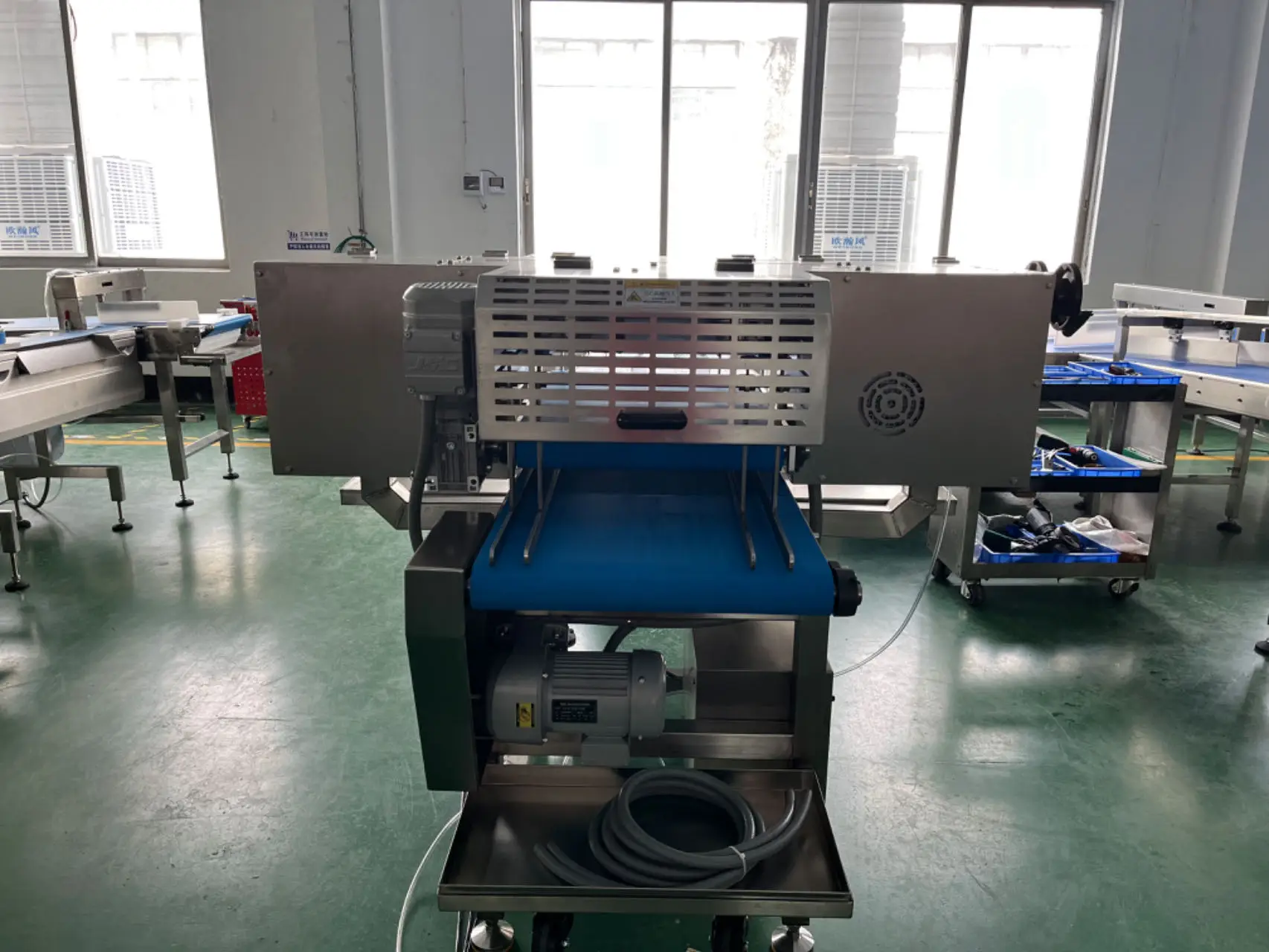 Ruipuhua Automatic Quick Frozen Food Burger Cutting Machine Cutter Packing Machinery for Bread Bun Hamburger