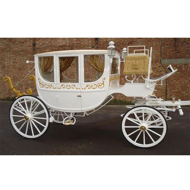 CE TOY / WHITE HORSE / MOVEABLE HEAD AND LEG / SOUND