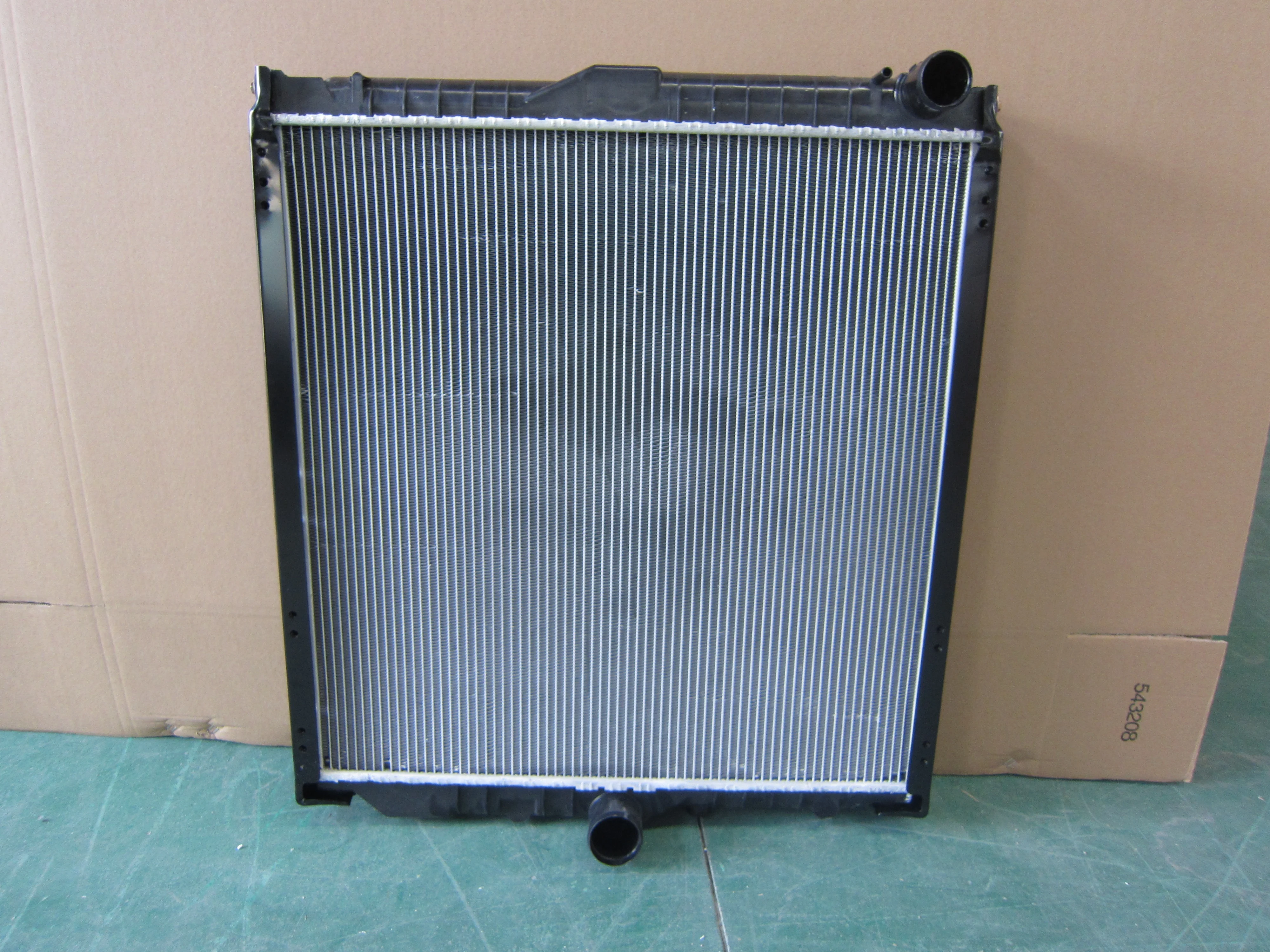 21400-00Z1H Truck Engine Spare Parts Radiator UD QUON for