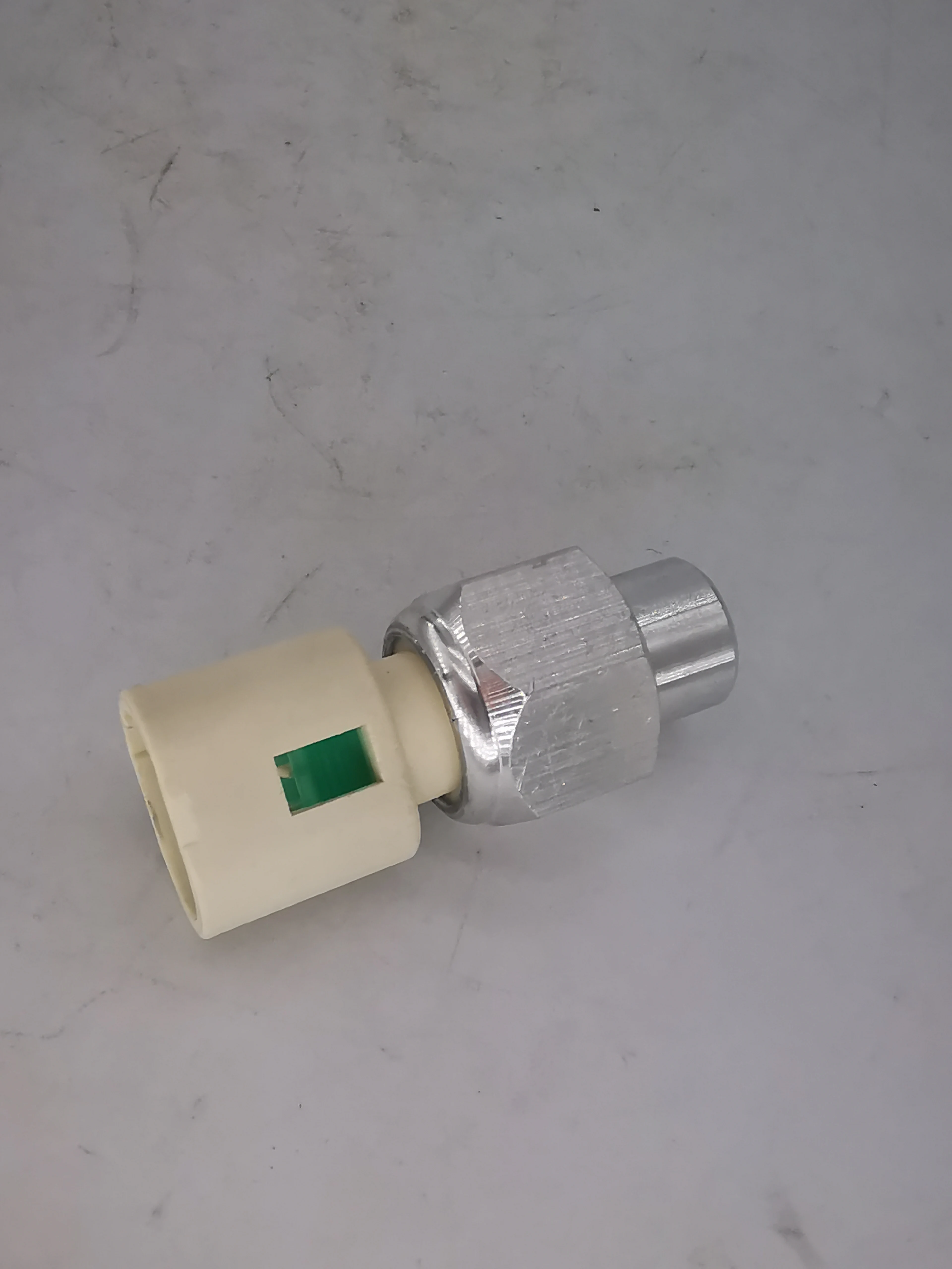 Power Steering Oil Pressure Switch Sensor 7700413763 for RENAULT CLIO LAGUNA MEGANE 7700413762 497610324R 7700435692