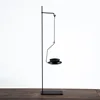 Candelabro de hierro inspirado en el zen