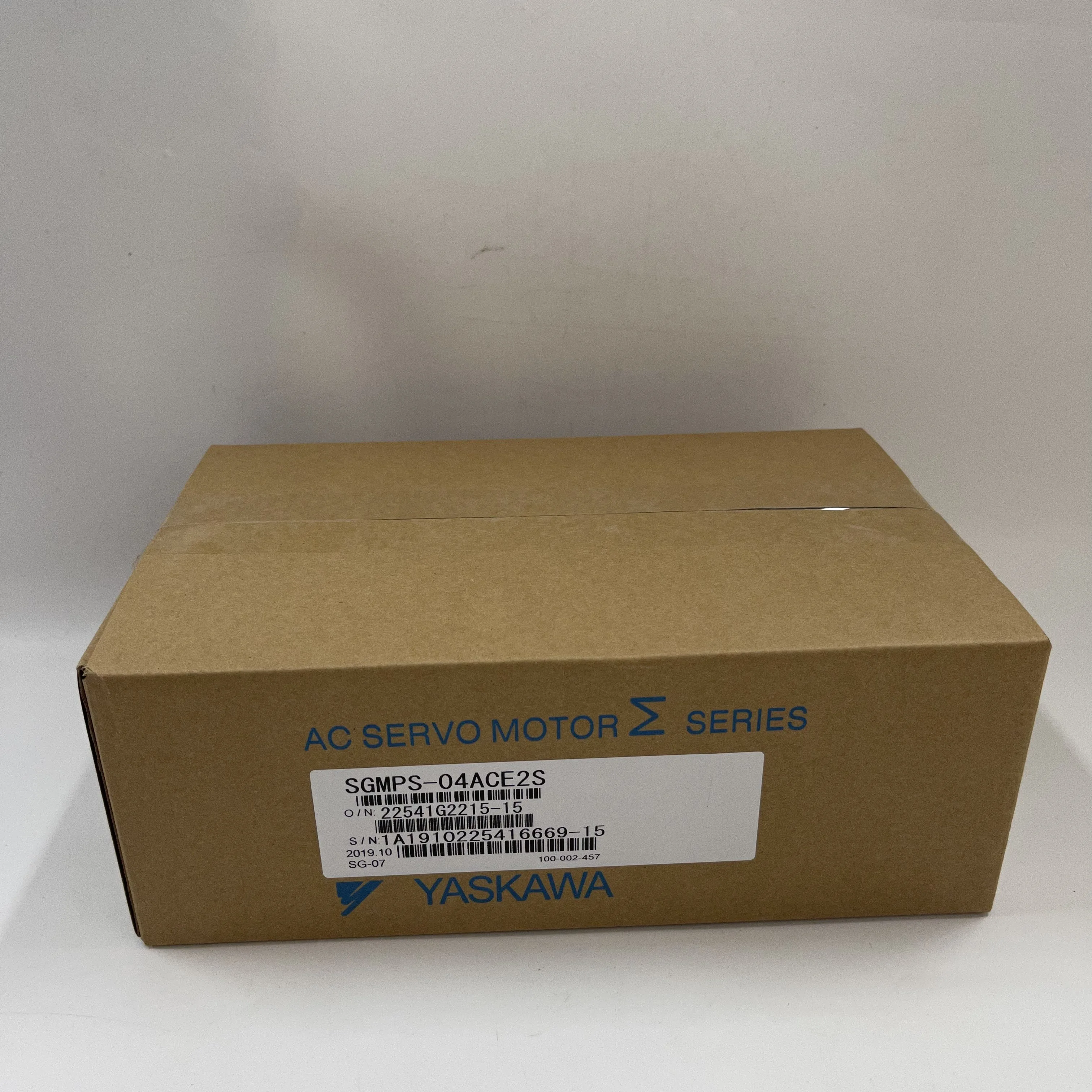 Yaskawa AC Servo Motor SGMPS-04ACE2S Yaskawa AC Servo Motor SGMPS-04ACE2S