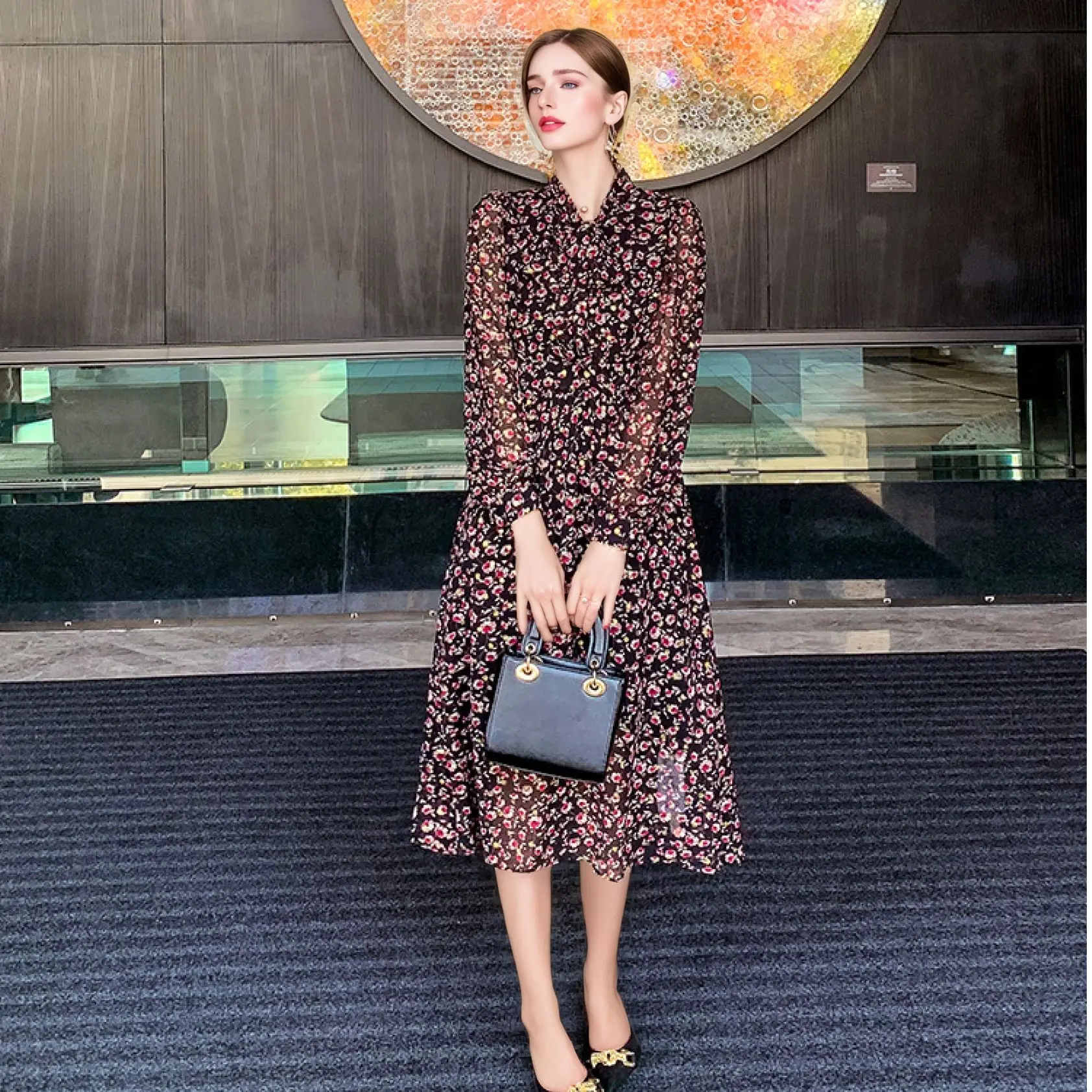 2024 Autumn Korean Retro Floral Chiffon Dress French Design Lace Sequins  Button Waistline Floor-Length Ruched New Korean Version