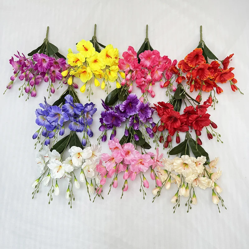 Create a Chic and Modern Vibe with Artificial Pampas Grass Decor