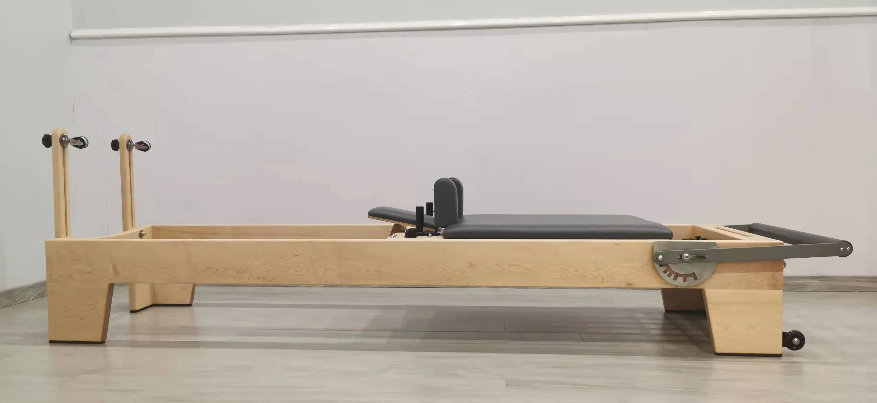 メイプルウッドピラティスリフォーマージムフィットネス機器