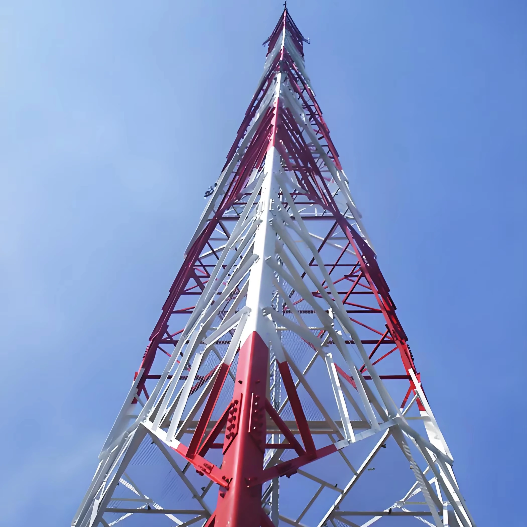 High Quality Galvanized Steel Three-Legged Telecom Tower Monopole Design for 5G Signal Transmission