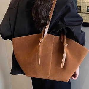 Small Niche Large Capacity Wing Bag Tote Bag Big Bag Women's 2026 New High-end Retro Commuting Shoulder Armpit Bag
