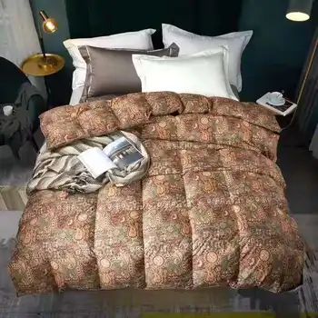High-End 95% White Goose Quilt Winter Padded Velvet Bedding Soft Printed Cotton for King Queen Double Hotels for Home Use
