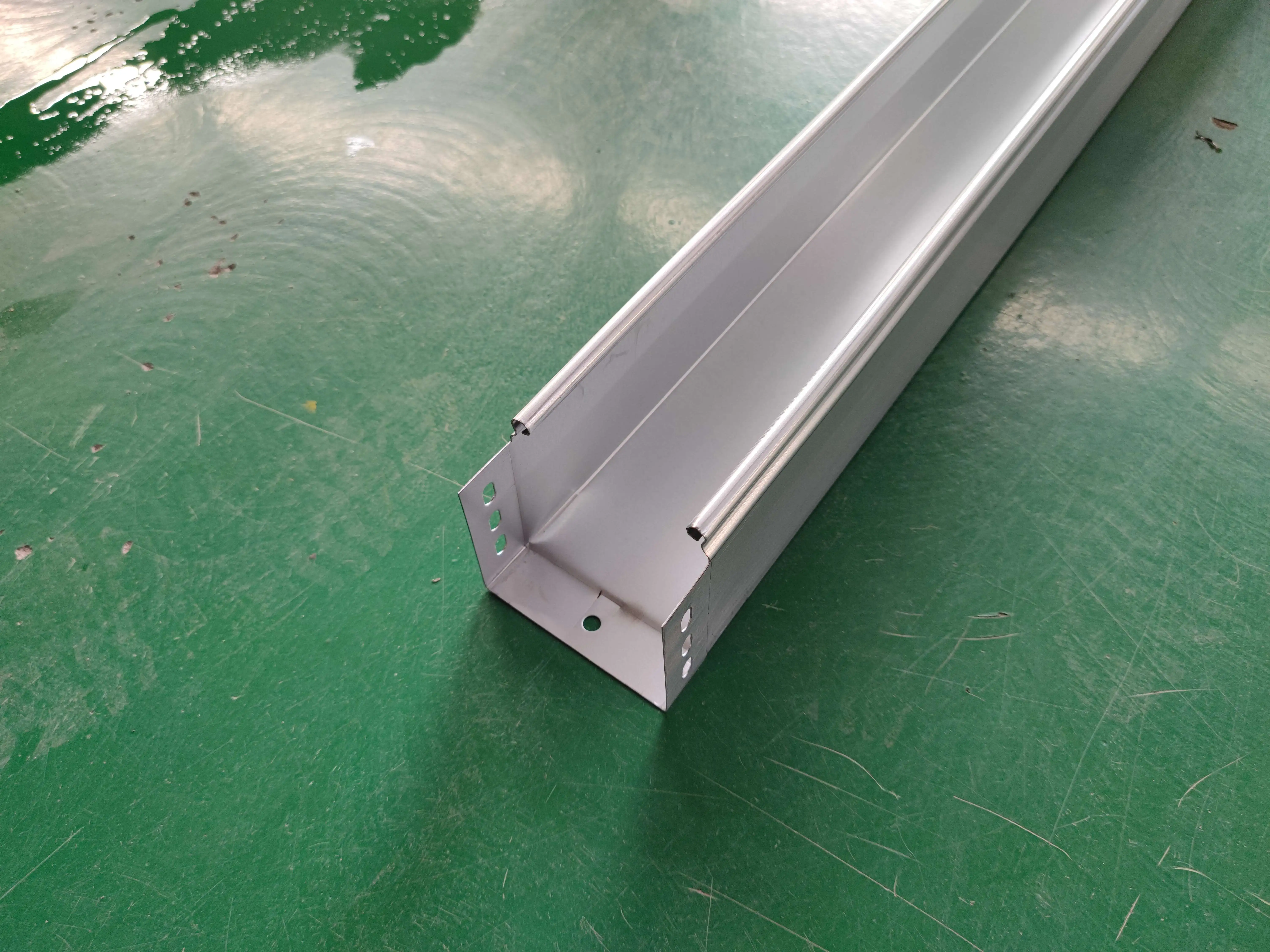 High Speed Forming Cable Tray Roll Forming Machine Punching Cu Channel Cable Tray Machine