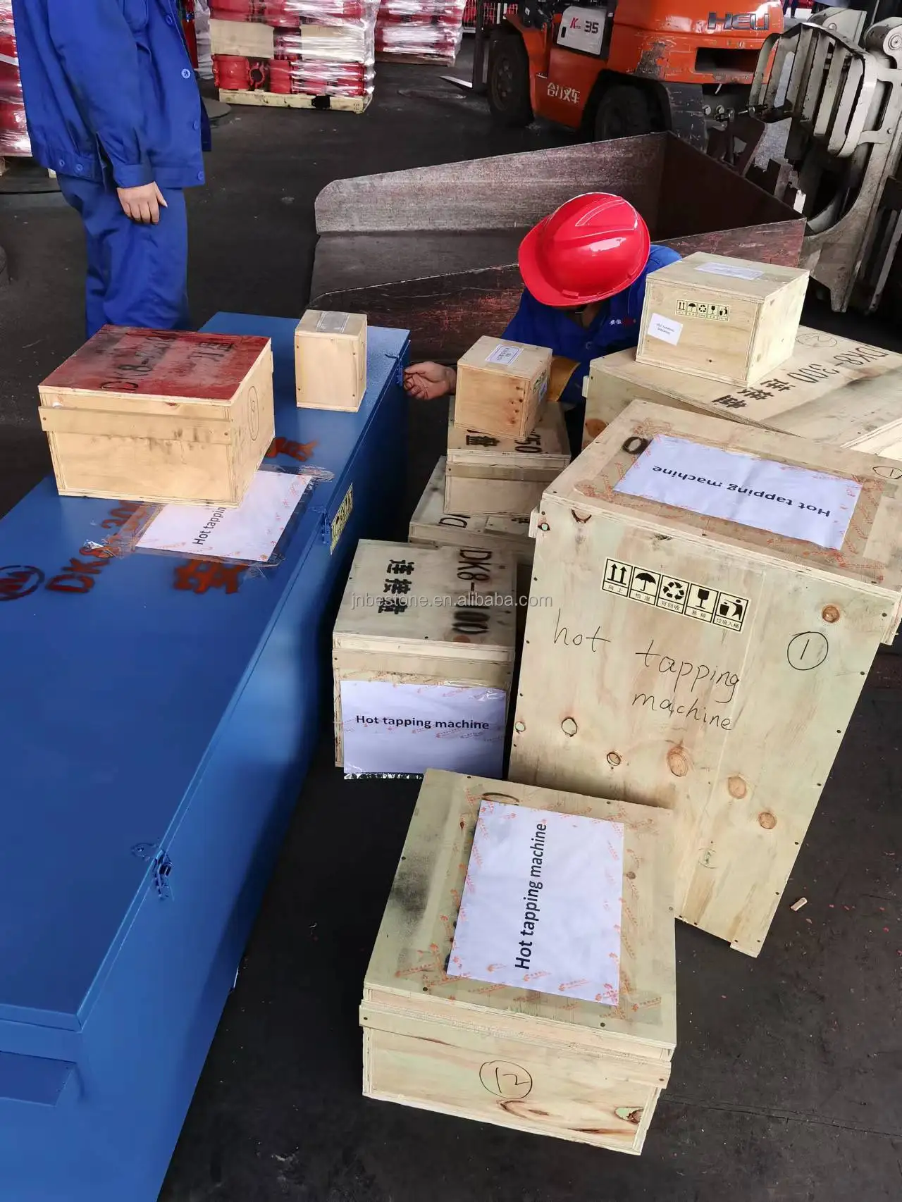 Dk6200 Electrical Pipeline Hot Tapping Machine Making The Hole