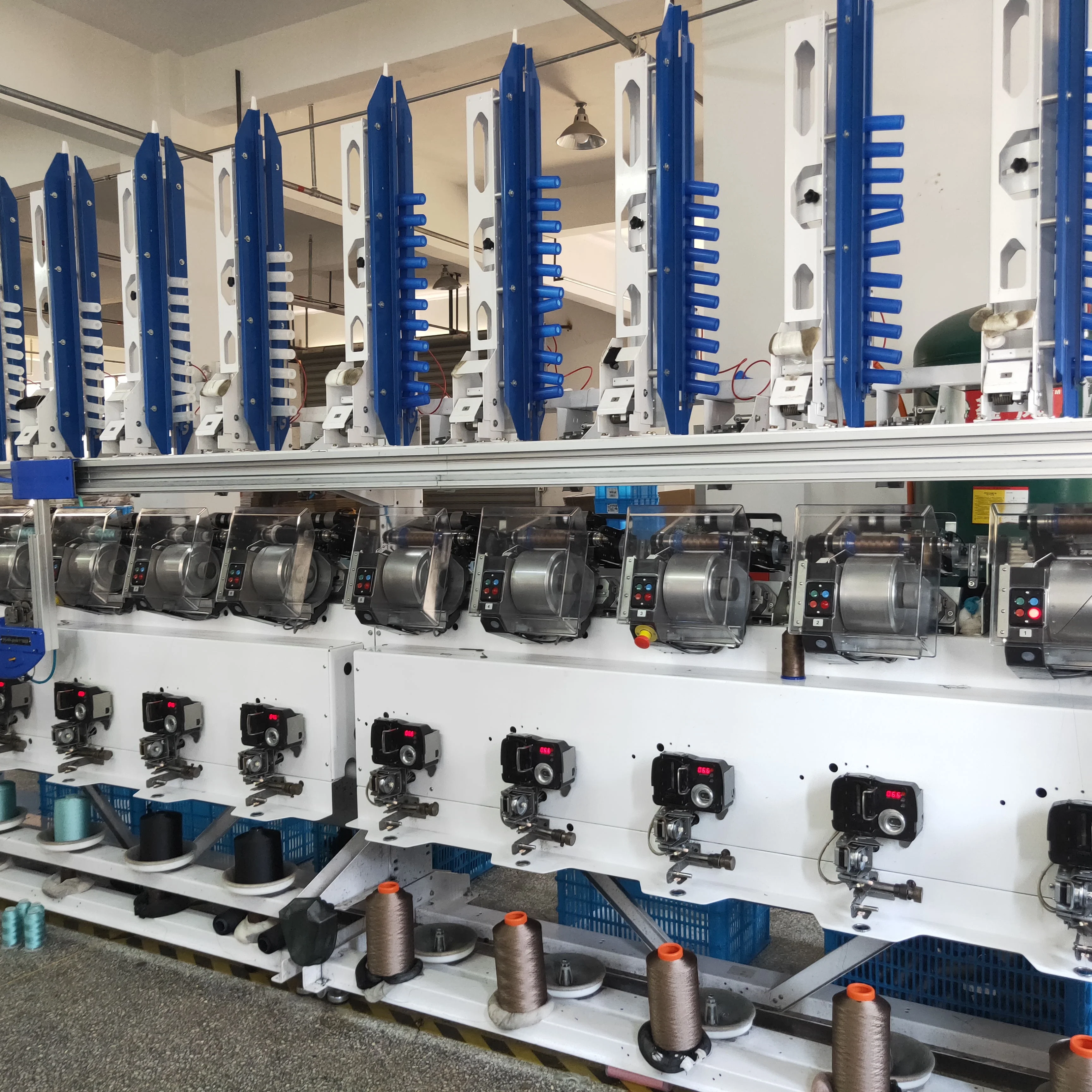 Автоматический намоточный станок конусный высокоскоростной KC522 для швейной нити