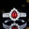 Anillo de diamantes con rubí natural