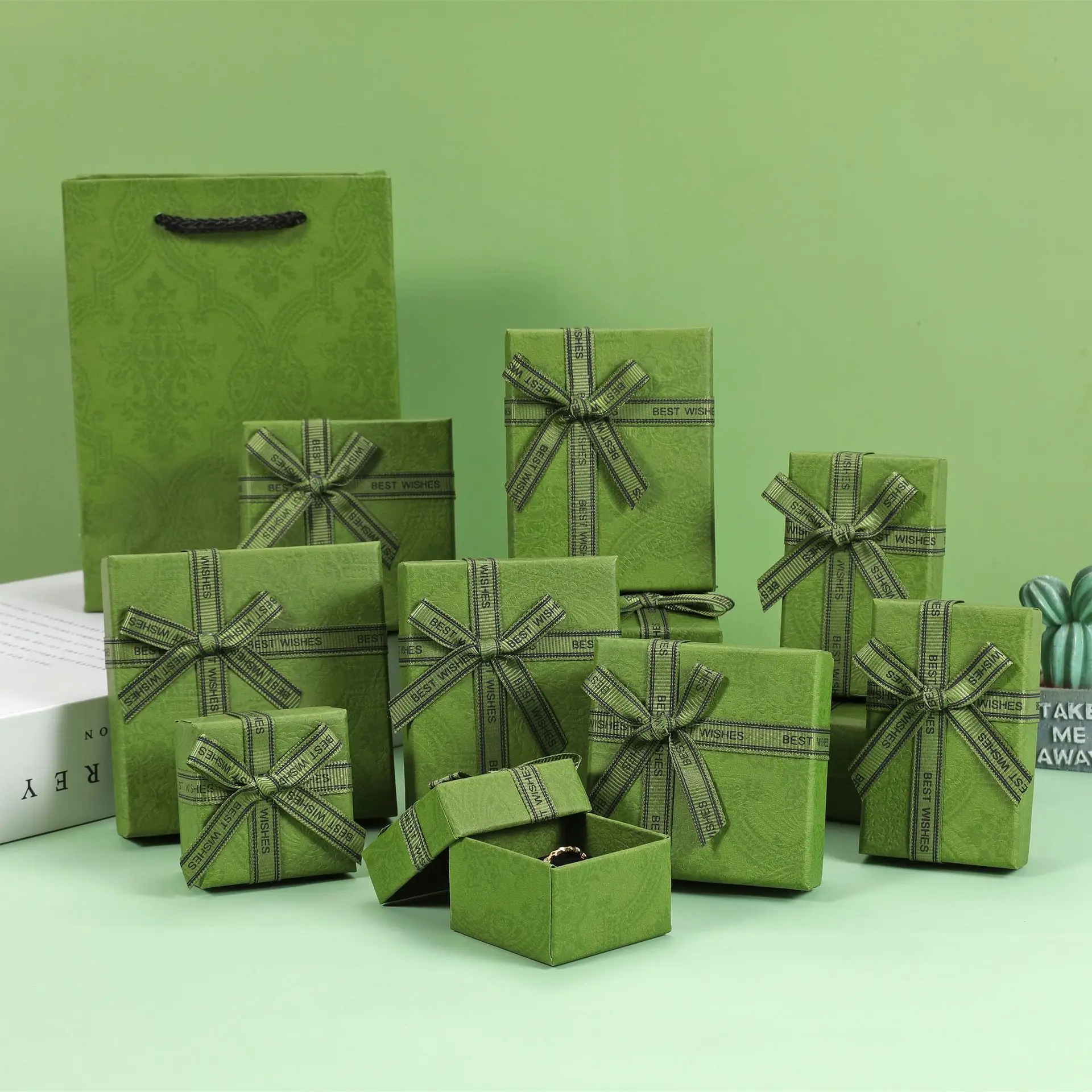 High Quality Ring Bracelet Pendant Necklace Jewelry Display Box Retro